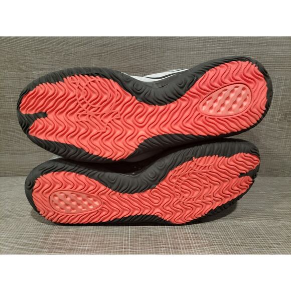 Athletic_Shoes